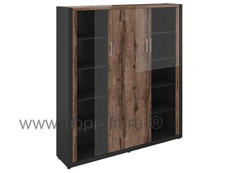 Шкаф (секция шкафа для одежды за глухой дверью)